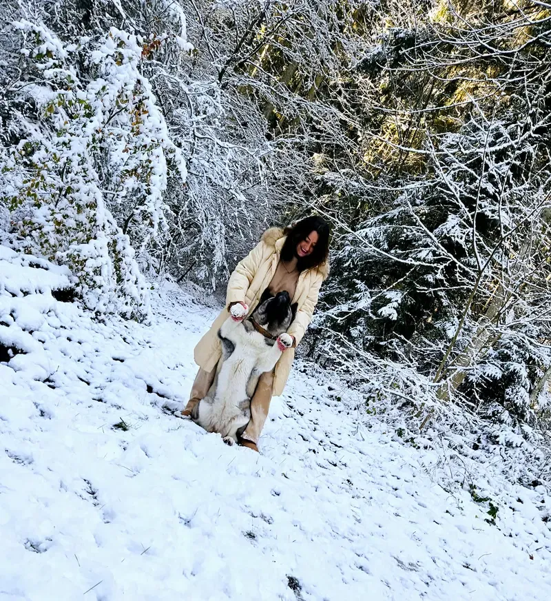 Akina Aiko Shelduch Akita River  gallery image 4